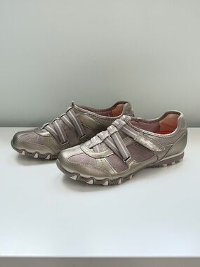 Skechers Walking Shoes Womens 7 Taupe Comfort Travel Casual Lightweight Slip On